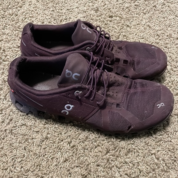 On Cloud Monochrome V2 Mulberry Size 9.5 - Picture 2 of 3